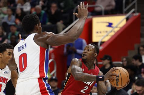 bam adebayo yahoo|Bam Adebayo hits buzzer.